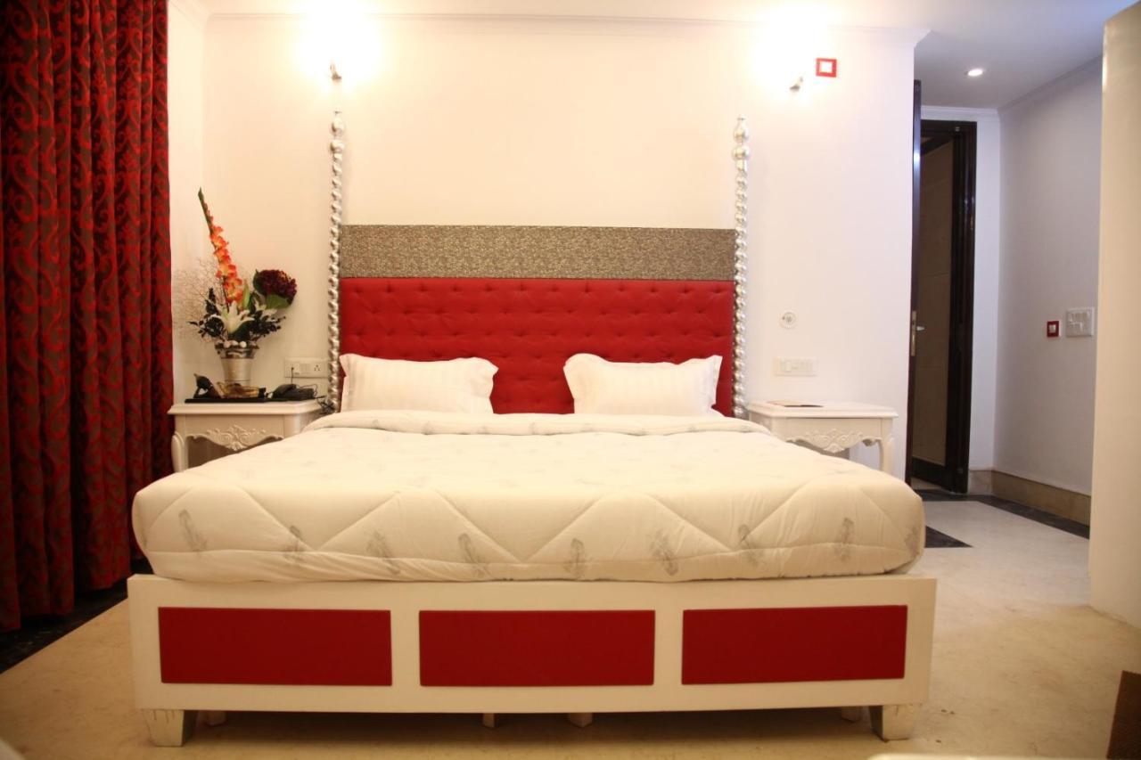 Hotel Dev Residency Vrindāvan Esterno foto